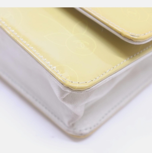 CHANEL Yellow Patent Leather Wallet on Chain - Picture 5 of 10